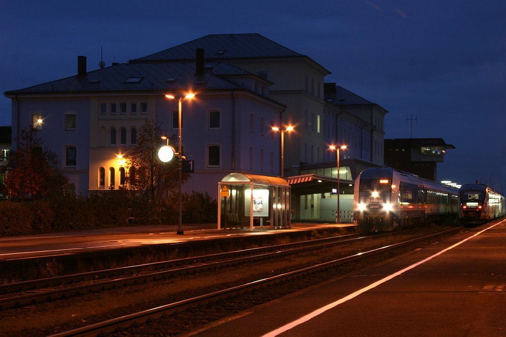 Ein Alex steht am Abend des 03.11.2009 im Bahnhof Weiden.