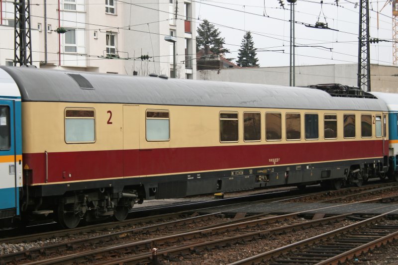 Der 56 80 85-95 153-7 (Bauart ARmz) am 14.03.2009 in Regensburg.