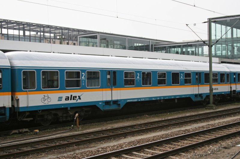 Der alex Wagen 56 80 31-33 900-0 (Bauart Bnd, ex ABn) am 14.03.2009 in Regensburg.