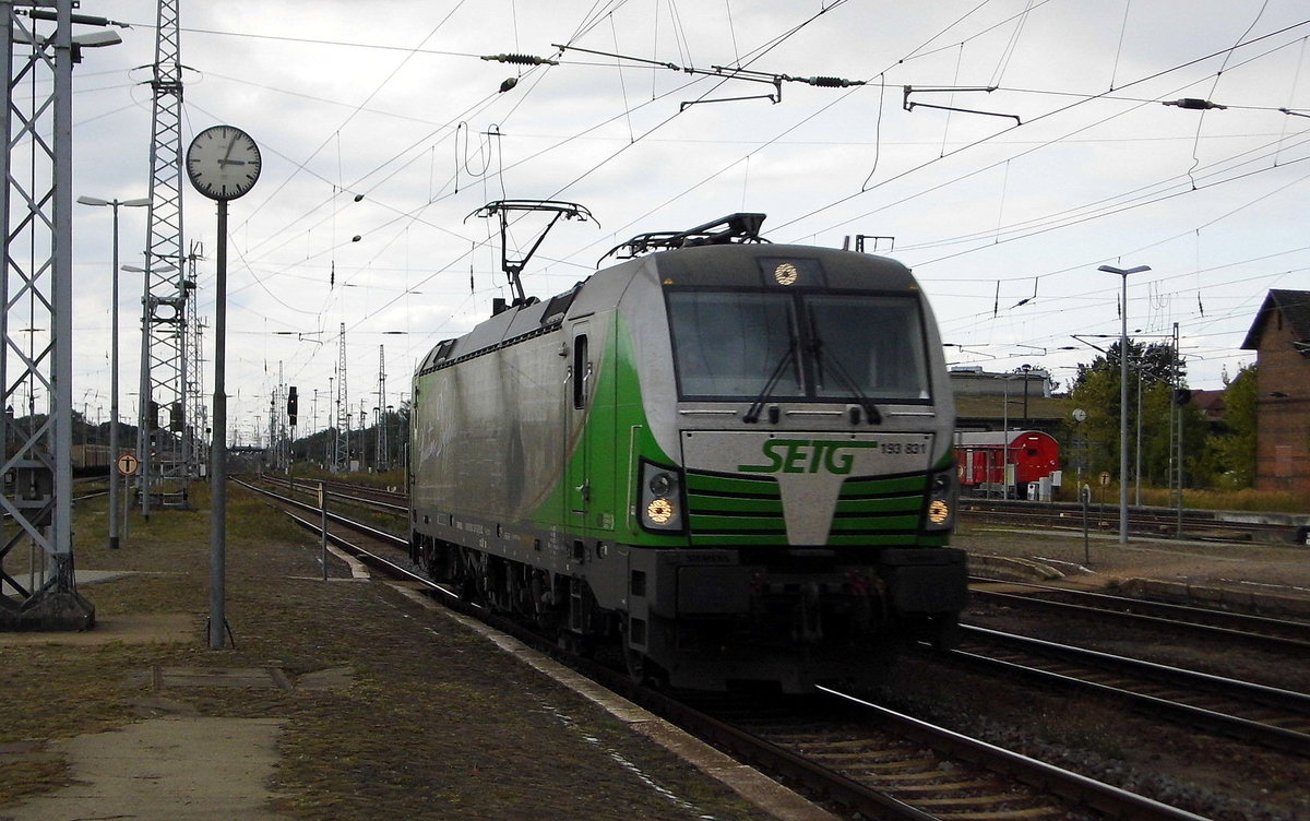 Am 03.09.2016 kam die 193 831 von der SETG (ELL) aus Richtung Borstel nach Stendal und fuhr weiter in Richtung Magdeburg .