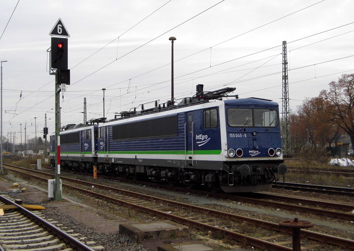 Am 07.12 .2016 waren die 155 048-6 und die 155 045-9 von der IntEgro (Press) in Stendal abgestellt.