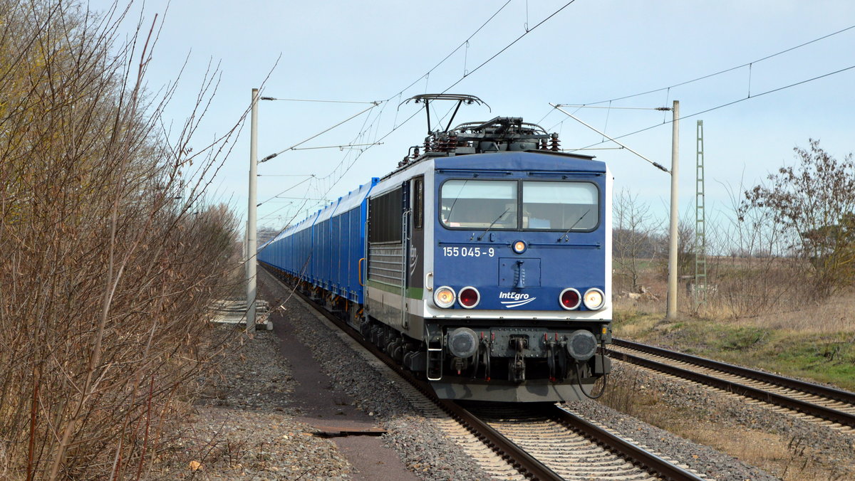Am 09.03.2021 kam die  155 045-9 von der IntEgro Verkehr GmbH,- PRESS aus der Richtung Stendal nach Demker und fuhr weiter in Richtung Magdeburg .
