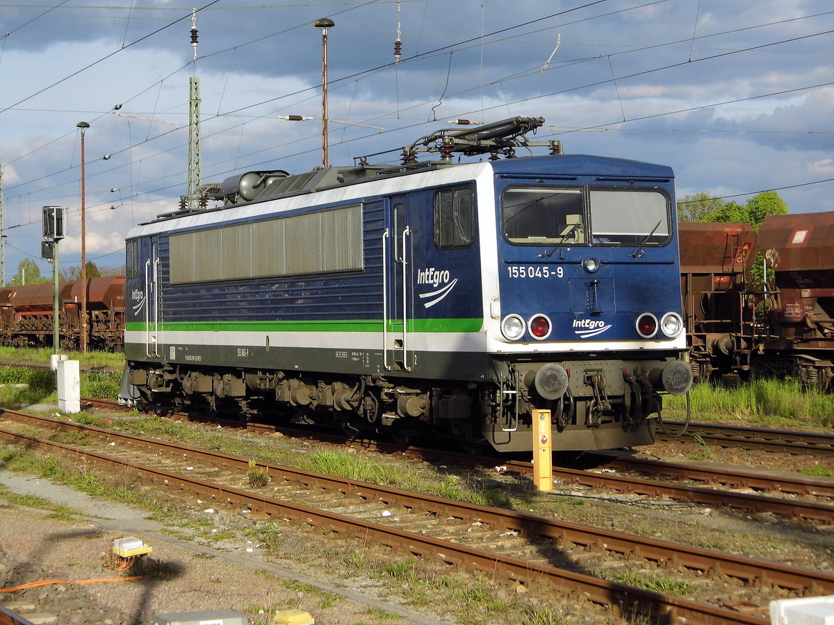Am 09.05.2017 war die 155 045-9 von der IntEgro (Press) in Stendal abgestellt.