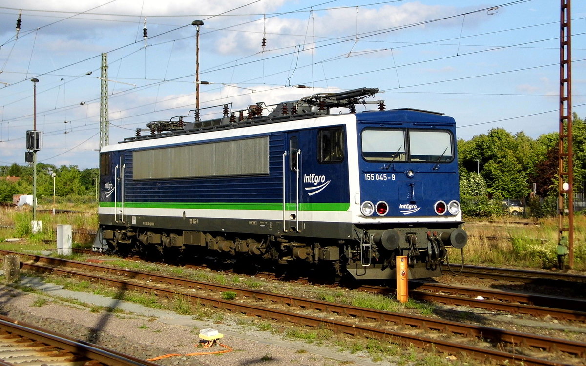 Am 09.07.2016 war  die 155 045-9 von der IntEgro (Press)     in Stendal abgestellt .