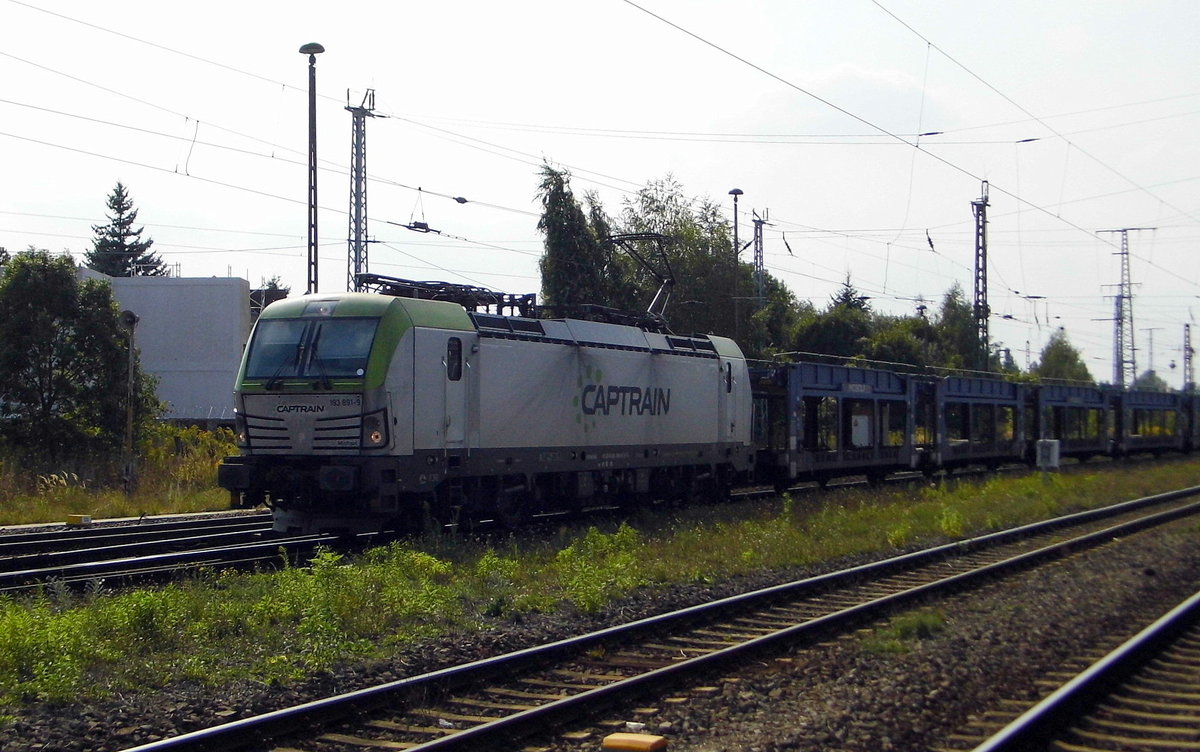 Am 09.09.2016 kam die 193 891-9 von CAPTRAIN aus Richtung Hannover nach Stendal und fuhr weiter in Richtung Magdeburg .