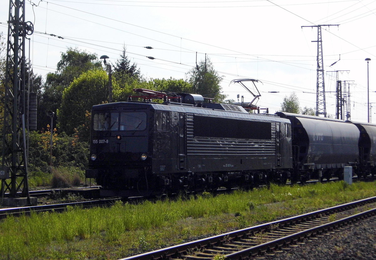 Am 10.05.2017 kam die 155 007-8 von der  EBS - Erfurter Bahnservice Gesellschaft mbH, aus Richtung Salzwedel nach Stendal und fuhr weiter in Richtung Magdeburg .