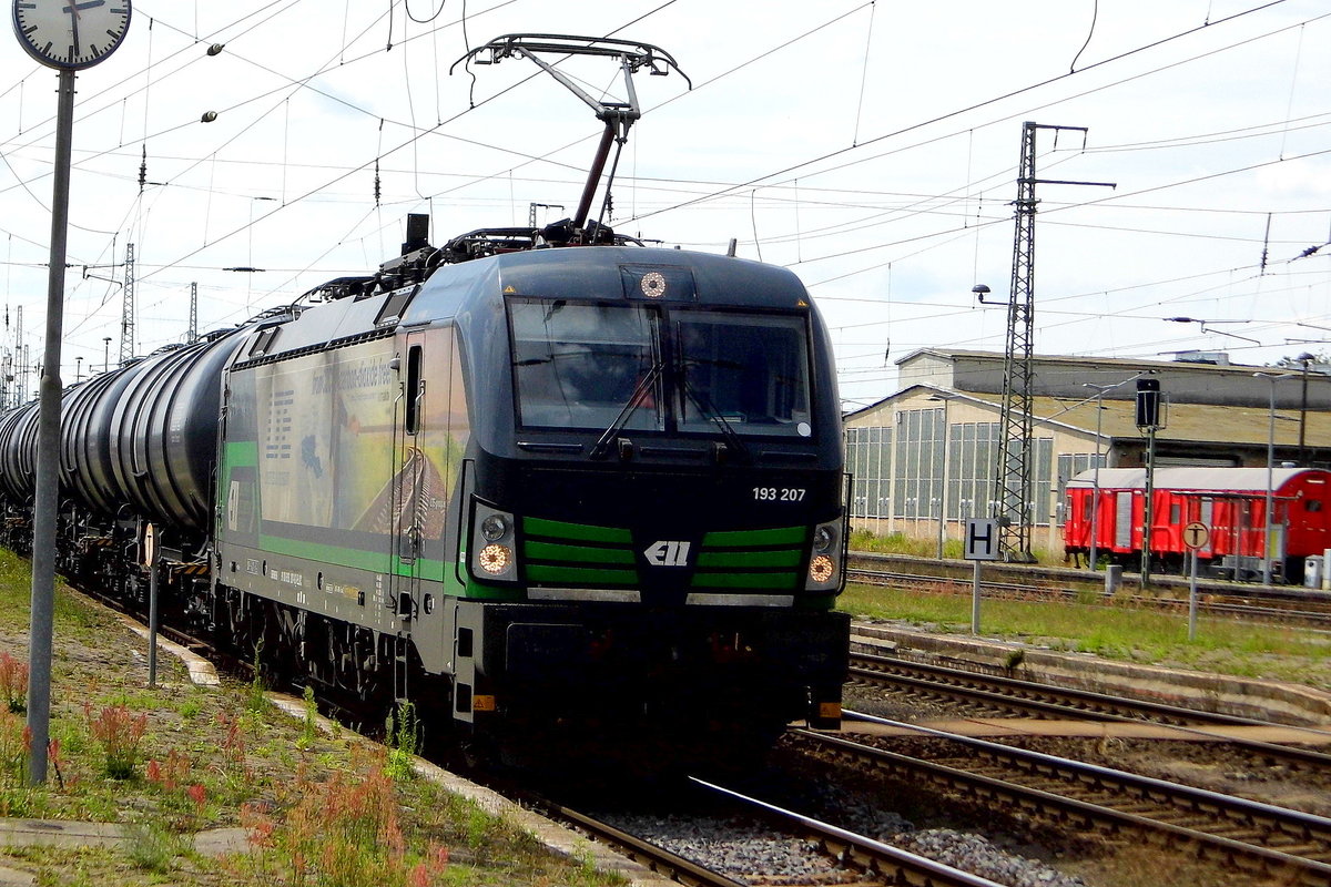 Am 10.07.2016 kam die 193 207-8 von der LTE Logistik (ELL) aus Richtung Wittenberge nach Stendal und fuhr weiter in Richtung  Magdeburg .
