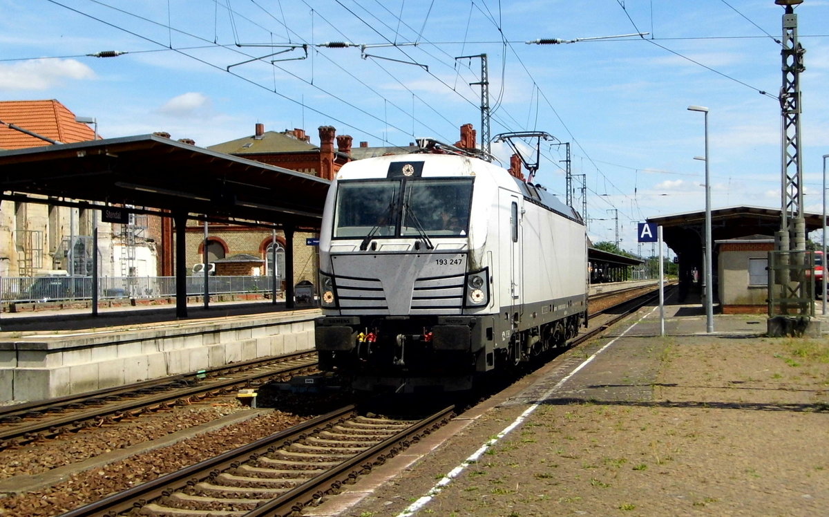 Am 10.07.2016 kam die  193 247-4 von der SETG (ELL) aus Richtung Berlin nach Stendal und fuhr nach Borstel .
