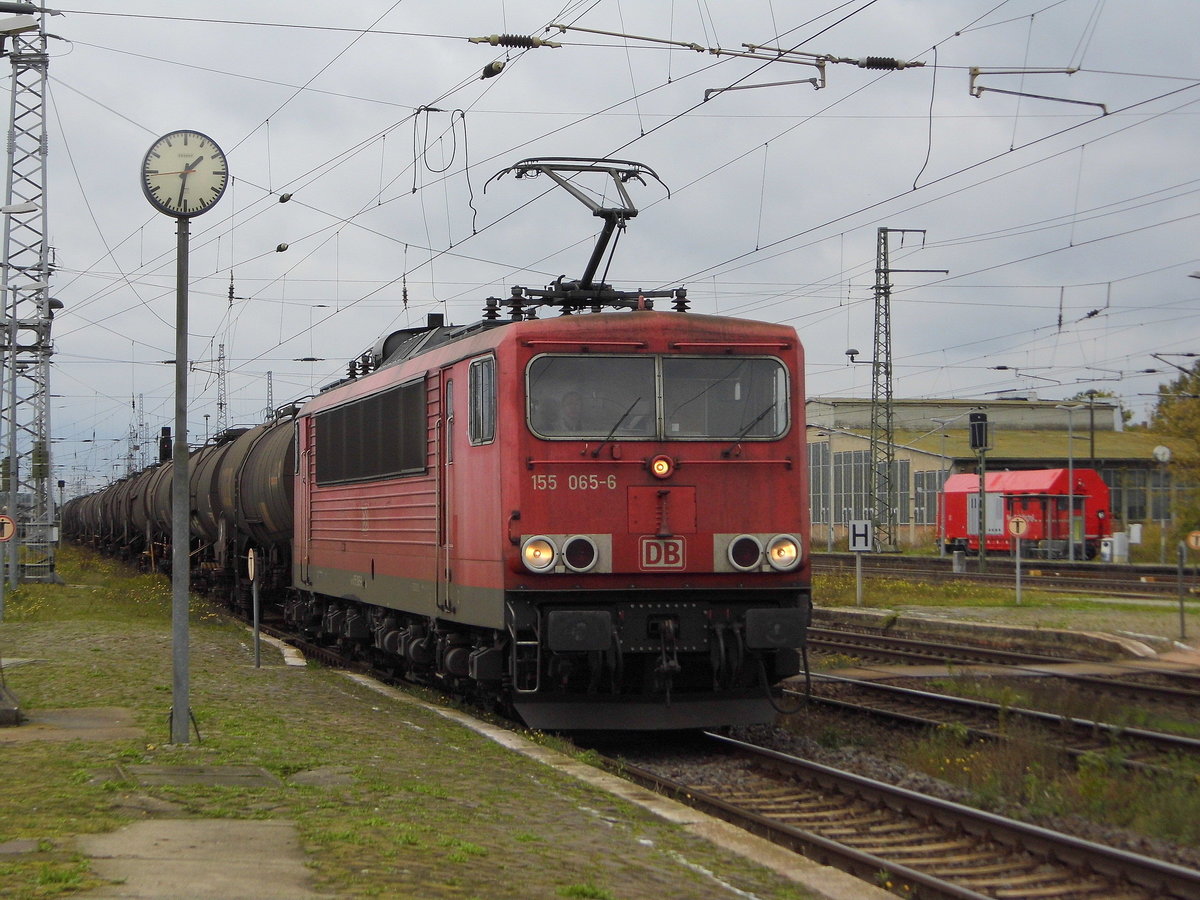Am 11.10.2017 kam die 155 065-6 von    DB Cargo AG, (Railpool ) aus Richtung Wittenberge nach Stendal und fuhr weiter in Richtung Magdeburg .