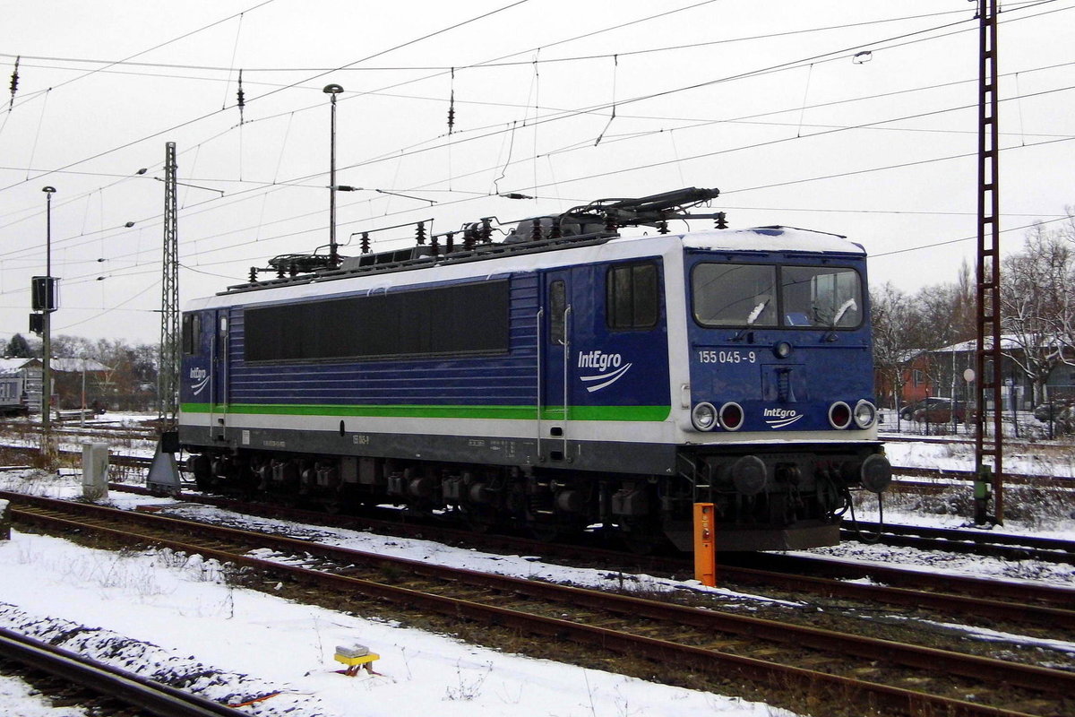 Am 15.01.2017 war die  155 045-9 von der IntEgro (Press)  in Stendal abgestellt.