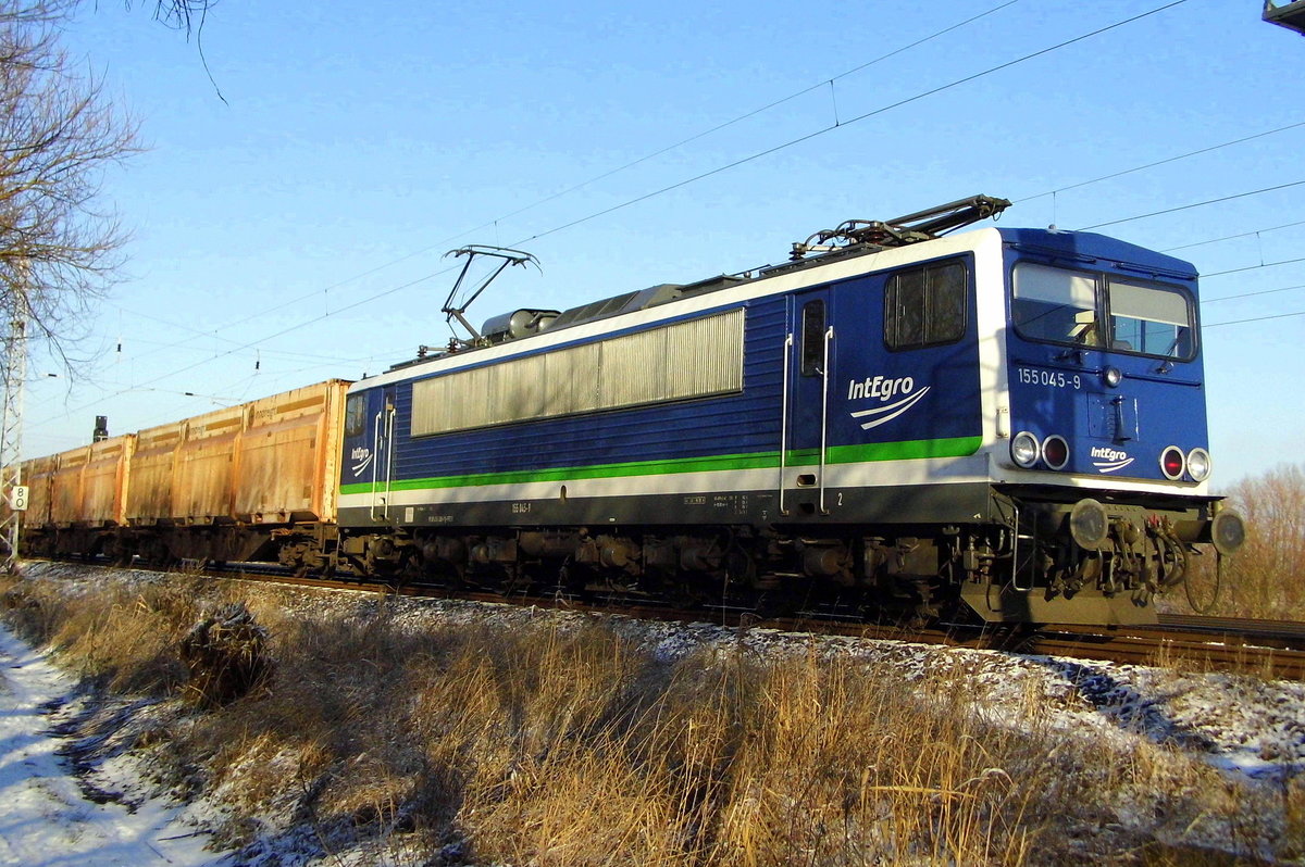 Am 16.01.2017 kam die  155 045-9 von der IntEgro (Press)  von Rostock nach Borstel .
