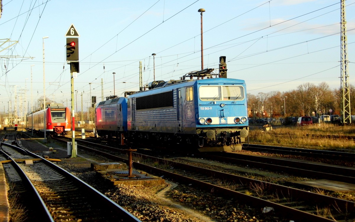 Am 19.12.2015 waren die 145 030-7 und die 155 045-9 von der Press Stendal abgestellt .