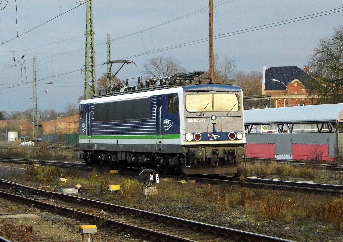 Am 19.12.2016 fuhr die 155 045-9 von der IntEgro (Press) von Stendal nach Borstel.