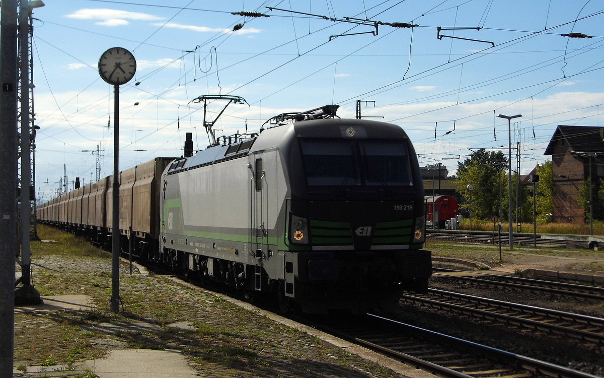 Am 21.08.2016 kam die 193 219-3 von der SETG (ELL) aus Richtung Borstel nach Stendal und fuhr weiter in Richtung Magdeburg  .