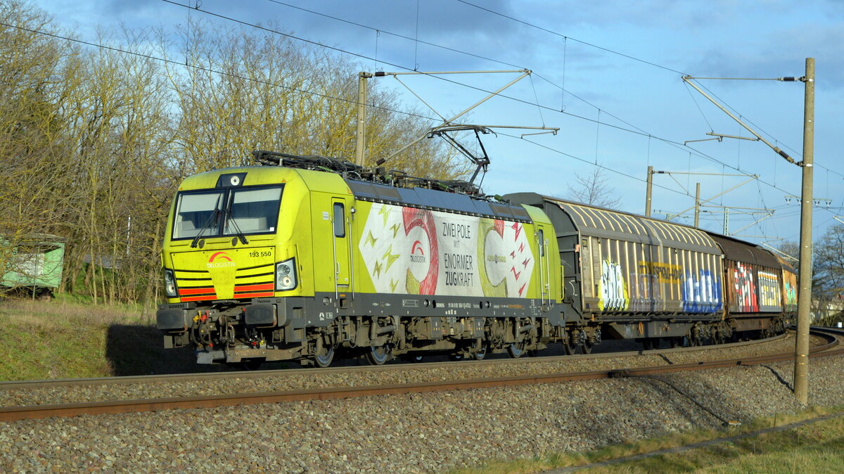 Am 27.03.2021 kam die 193 550-1  von der TXL - TX Logistik AG, (ATLU) aus Richtung Stendal und fuhr weiter in Richtung Wittenberge .
