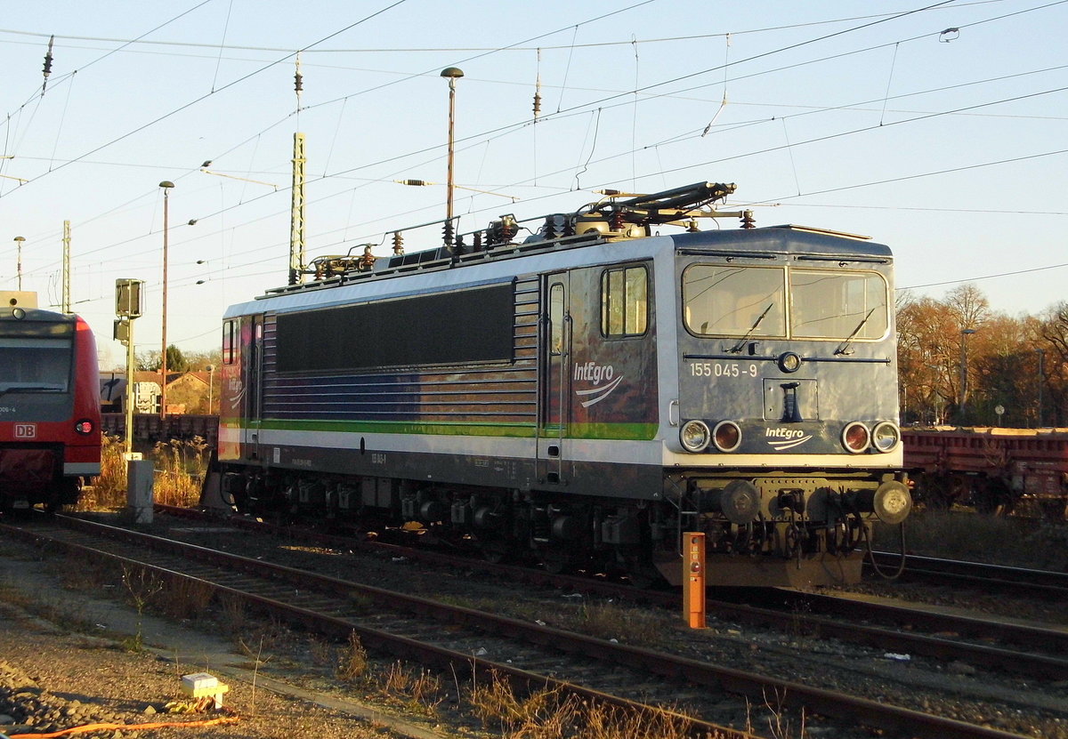 Am 27.11 .2016 war die   155 045-9 von der IntEgro (Press) in Stendal abgestellt.