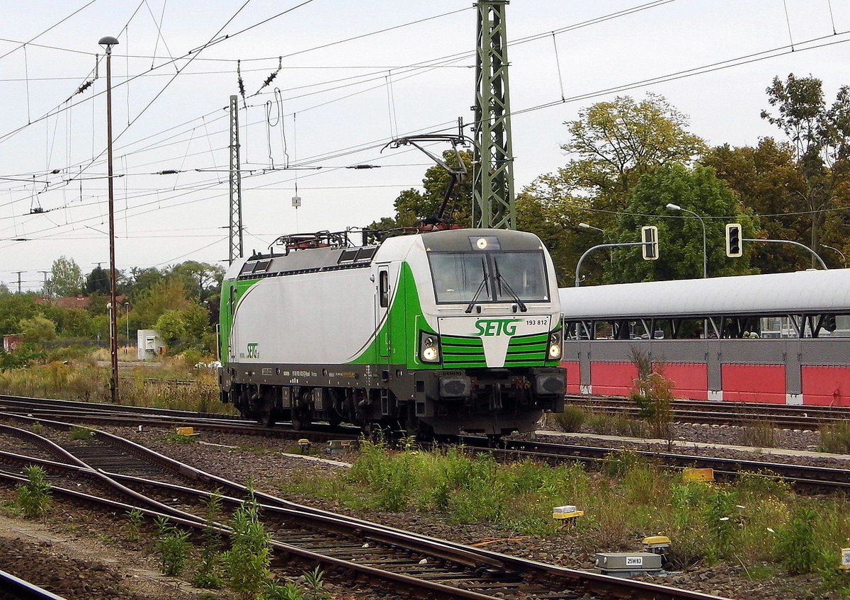 Am 28.09.2016 Rangierfahrt von  193 812 von der SETG (Railpool) in Stendal .