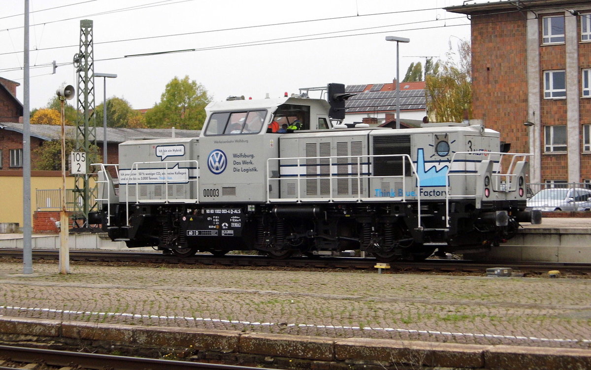 Am 28.10.2016 fuhr die 1002 003-4 von der VW (ALS) von Stendal in Richtung  Braunschweig  .