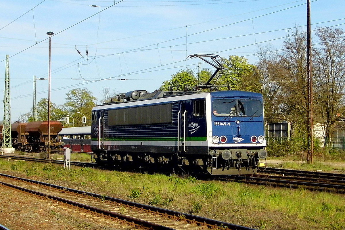 Am 30.04.2017 Rangierfahrt von der 155 045-9 von der IntEgro (Press) in Stendal .