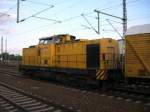 Am 23.09.2014 fuhr die 293 011 von der DB   Bahnbau durch Berlin .